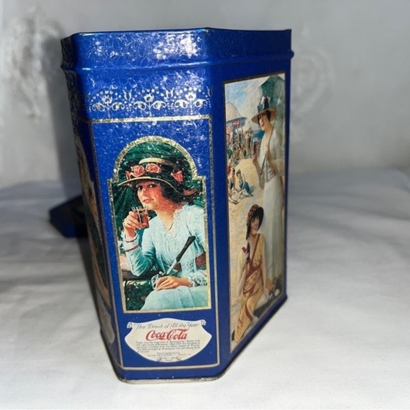 "The Drink of‎ All the Year" Vintage Coca-Cola Blue Tin Container Vintage 1994 - Picture 8 of 10